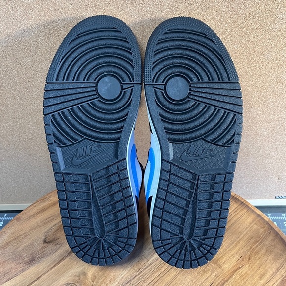 Jordan 1
Low
NWOT - Picture 7 of 7